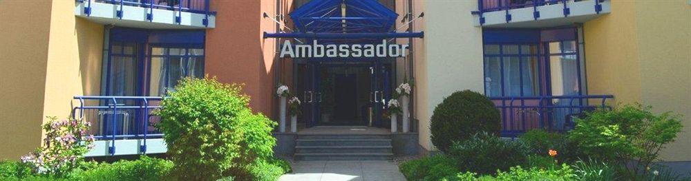 Ambassador Hotel Грасбрунн Экстерьер фото